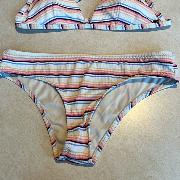 Rip Curl stripe bikini set - Picture 3 of 6